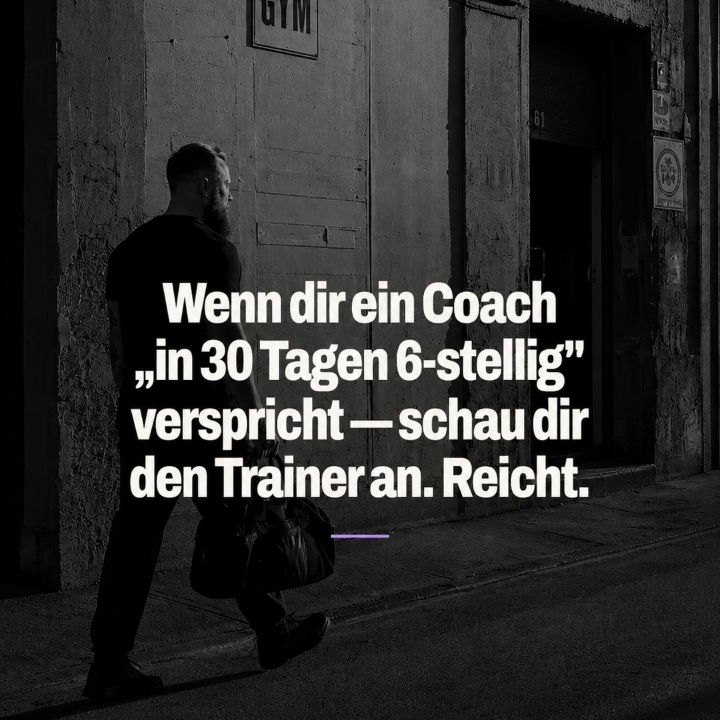 Rafael läuft mit einer Sporttasche an einer rauen Betonwand vorbei. Der Bildtext warnt vor Versprechen wie in 30 Tagen sechsstellig.